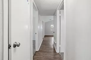 1137 Meadow Creek Ct, Lancaster, TX 75146 - Photo 20