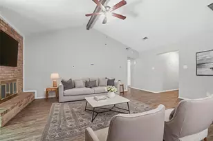 1137 Meadow Creek Ct, Lancaster, TX 75146 - Photo 4