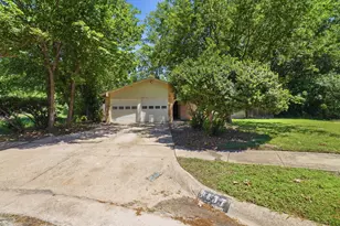 1137 Meadow Creek Ct, Lancaster, TX 75146 - Photo 1
