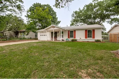 209 Helen Drive, Arlington, TX 76011 - Photo 2