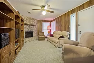 209 Helen Dr, Arlington, TX 76011 - Photo 4