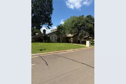 1000 Briarcliff Drive, Arlington, TX 76012 - Photo 1