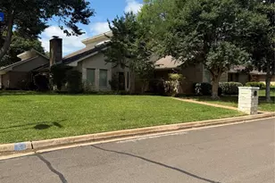 1000 Briarcliff Dr, Arlington, TX 76012 - Photo 1
