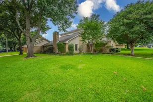 1000 Briarcliff Dr, Arlington, TX 76012 - Photo 1