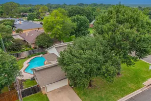 1000 Briarcliff Dr, Arlington, TX 76012 - Photo 32