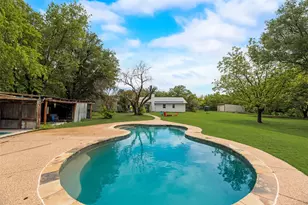 1809 N Trinity Rd, Denton, TX 76208 - Photo 2