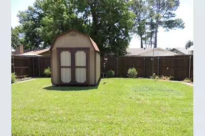 953 Meadowdale Circle, Garland, TX 75043 - Photo 32