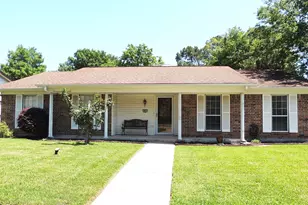 953 Meadowdale Cir, Garland, TX 75043 - Photo 2