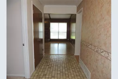 953 Meadowdale Circle, Garland, TX 75043 - Photo 6