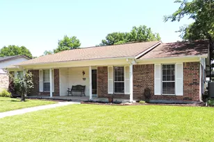 953 Meadowdale Cir, Garland, TX 75043 - Photo 4