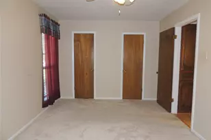 953 Meadowdale Cir, Garland, TX 75043 - Photo 22