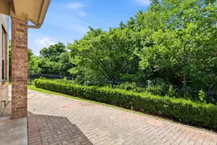 201 Fountainview Dr, Euless, TX 76039 - Photo 30