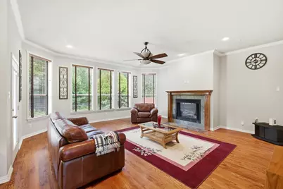 201 Fountainview Drive, Euless, TX 76039 - Photo 10