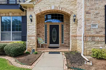 201 Fountainview Drive, Euless, TX 76039 - Photo 4