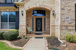 201 Fountainview Dr, Euless, TX 76039 - Photo 4