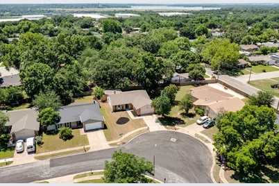 7500 Kingsmill Terrace, Fort Worth, TX 76112 - Photo 24