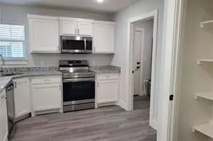 608 E 3rd St, Bonham, TX 75418 - Photo 2