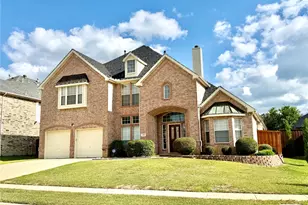 525 Salisbury Dr, Grand Prairie, TX 75052 - Photo 2