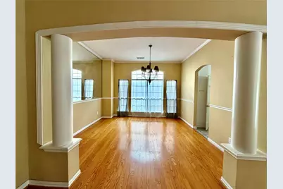 525 Salisbury Drive, Grand Prairie, TX 75052 - Photo 14