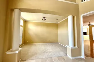 525 Salisbury Dr, Grand Prairie, TX 75052 - Photo 6
