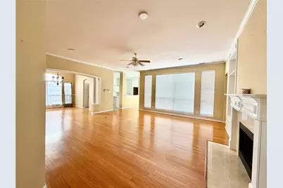 525 Salisbury Drive, Grand Prairie, TX 75052 - Photo 12