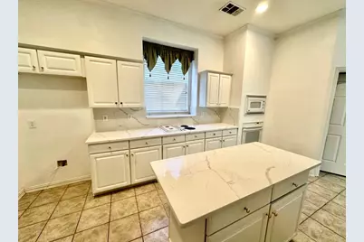 525 Salisbury Drive, Grand Prairie, TX 75052 - Photo 16