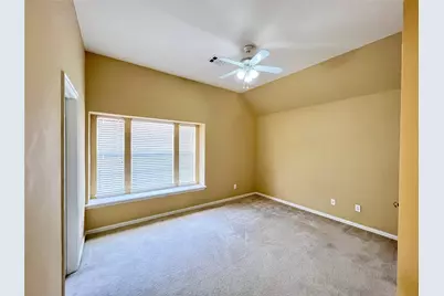 525 Salisbury Drive, Grand Prairie, TX 75052 - Photo 32