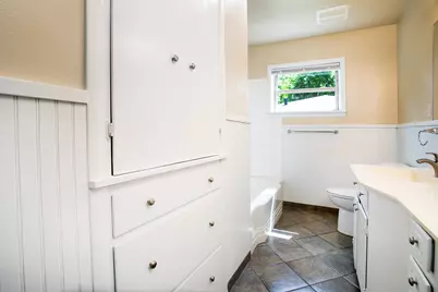 210 W Kansas Street, Van, TX 75790 - Photo 16