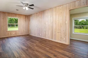 210 W Kansas St, Van, TX 75790 - Photo 10