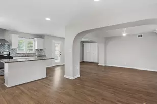 1109 Hadrian Ct, Irving, TX 75062 - Photo 8