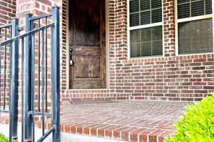 2713 Troutt Dr, Carrollton, TX 75010 - Photo 4