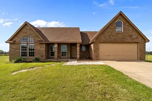 115 Blue Castle Ct, Weatherford, TX 76088 - Photo 2
