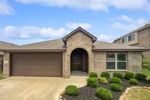 816 Oriel Cir, Fort Worth, TX 76036 - Photo 1