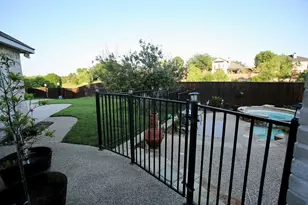 3748 Muirfield Dr, Carrollton, TX 75007 - Photo 14