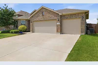 528 Pendennis Drive, Saginaw, TX 76131 - Photo 2