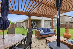 528 Pendennis Dr, Saginaw, TX 76131 - Photo 30