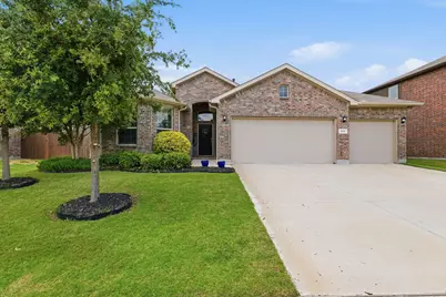 528 Pendennis Drive, Saginaw, TX 76131 - Photo 2