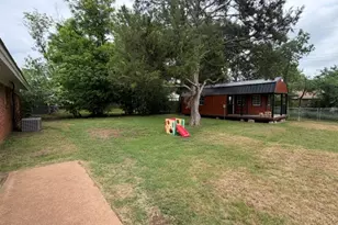 1311 Manor Dr, Cleburne, TX 76033 - Photo 24