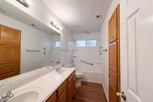 6218 Kingswood Dr, Arlington, TX 76001 - Photo 18
