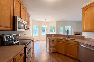 6218 Kingswood Dr, Arlington, TX 76001 - Photo 2