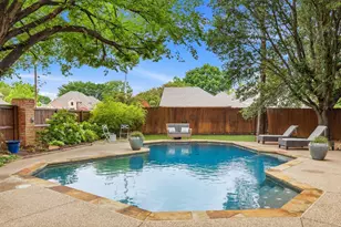 2701 Holly Brook Ct, Bedford, TX 76021 - Photo 6