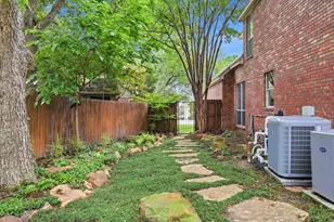 2701 Holly Brook Ct, Bedford, TX 76021 - Photo 12