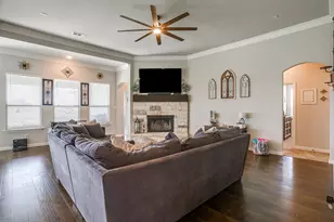 7825 Sagebrush Ln, Godley, TX 76044 - Photo 6
