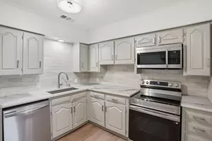 1534 N Atoll Dr, Dallas, TX 75216 - Photo 6