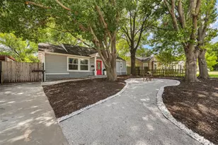 2524 Watauga Rd, Fort Worth, TX 76111 - Photo 2