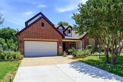 726 Forest Street, Grapevine, TX 76051 - Photo 2