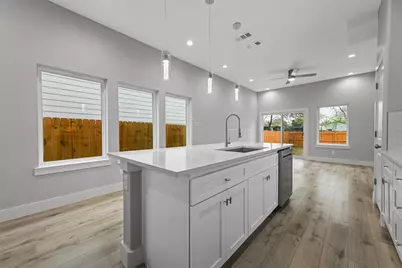 2507 Birmingham Avenue, Dallas, TX 75215 - Photo 10