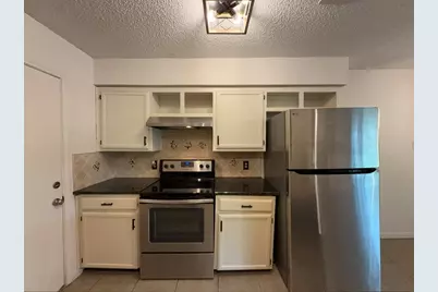6415 Elm Springs Drive, Arlington, TX 76001 - Photo 10