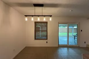 6415 Elm Springs Dr, Arlington, TX 76001 - Photo 8