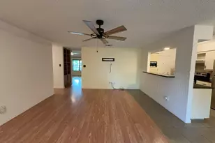6415 Elm Springs Dr, Arlington, TX 76001 - Photo 4